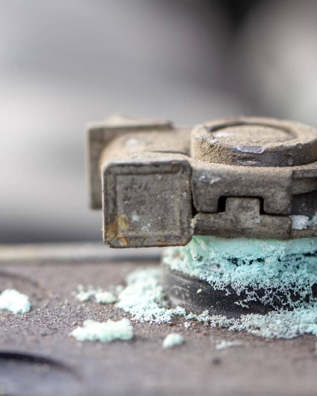 Man’s Hack for Getting Rid of Car Battery Corrosion Is Dividing the
