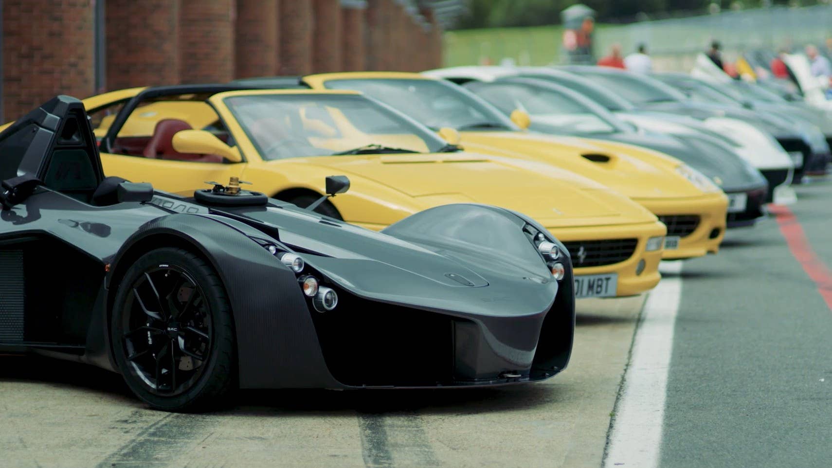 Gordon Rmasay Car Collection Gordon Ramsay’s Car Collection: Every Ferrari and Supercar He Owns ...