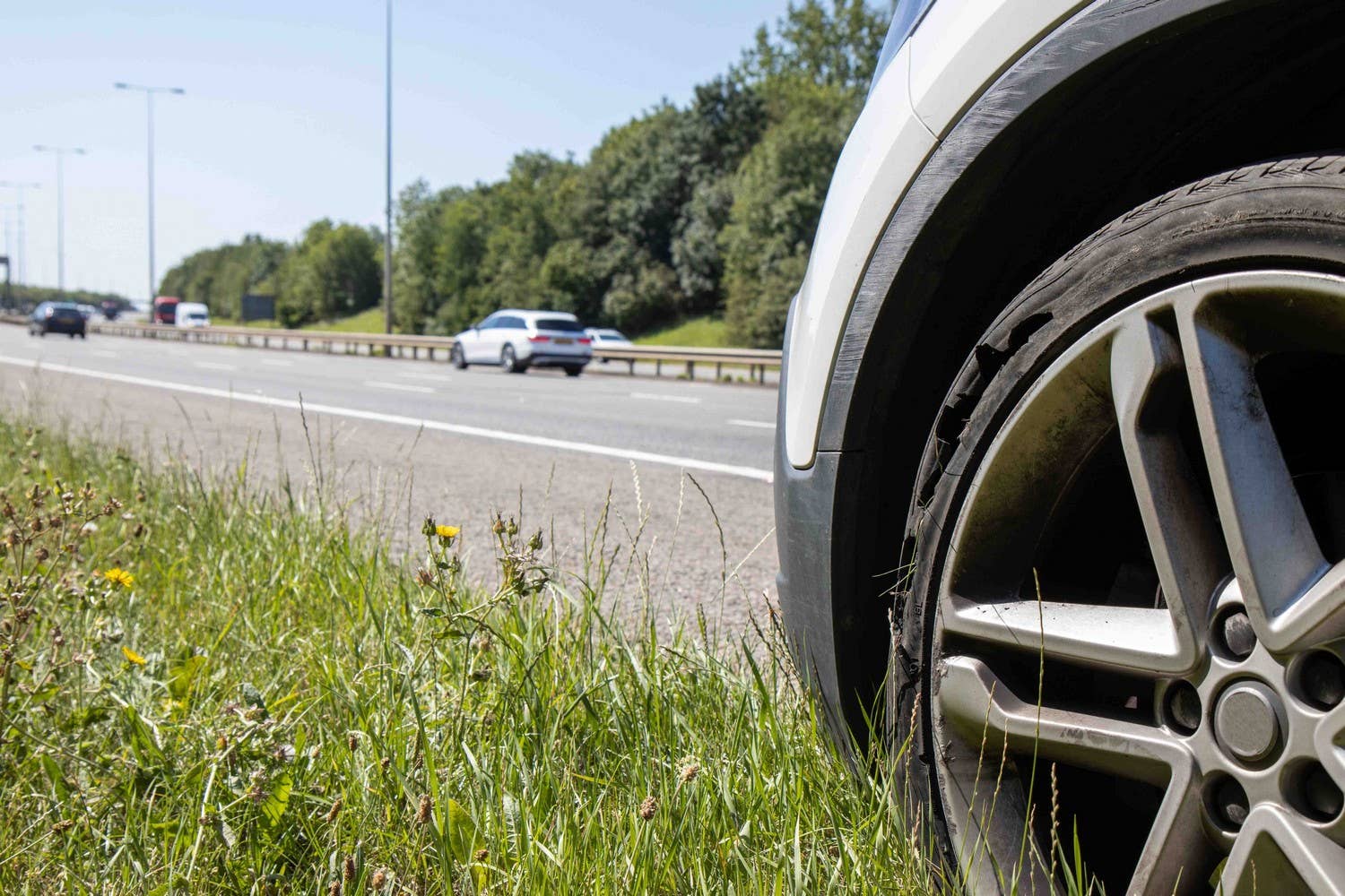 Can You Drive on a Flat Tire? Here is What Really Happens - AxleAddict